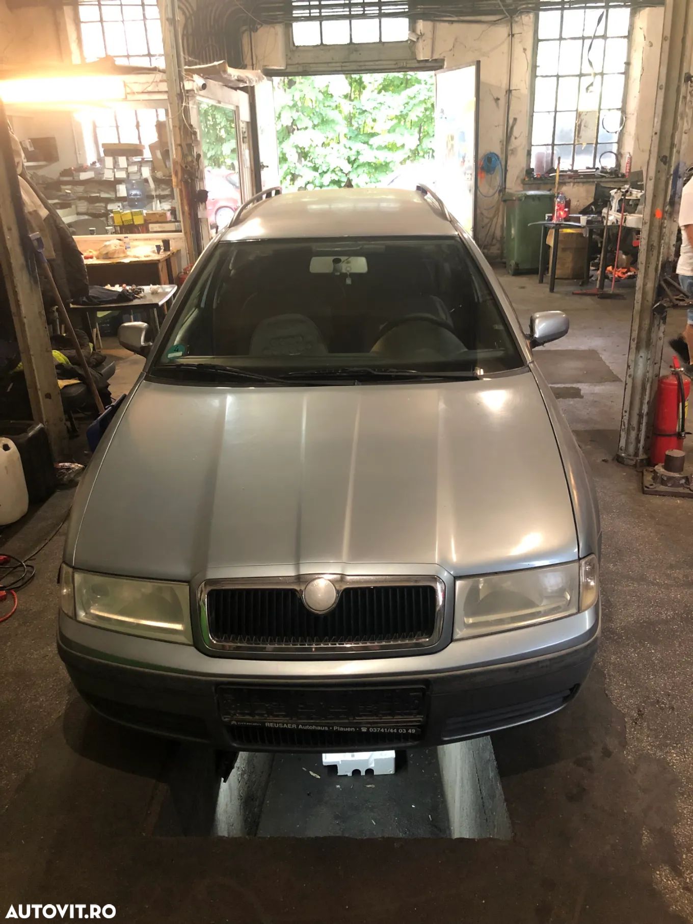Dezmembrez Skoda Octavia 1 break 2002 gri bleo 1.6 SR benzina - 1