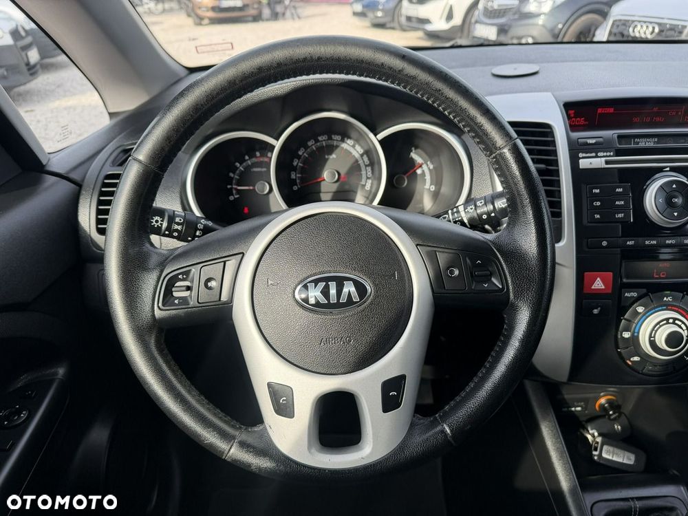 Kia Venga 1.6 CRDi 128 Business Line - 25