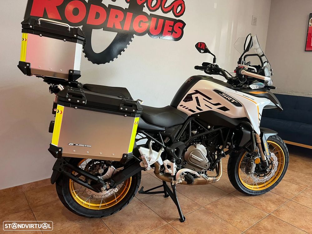 QJ Motor SRT 700X - OFERTA 3 MALAS ALUMÍNIO + EQUIPAMENTO - 5