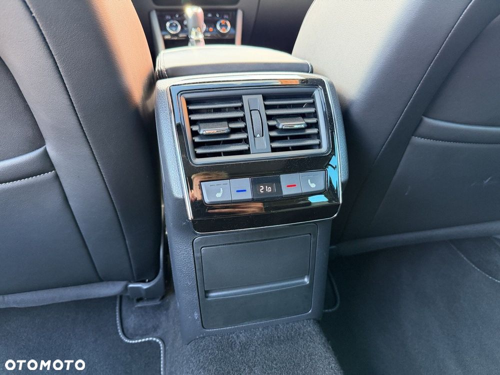 Skoda Superb 2.0 TDI SCR Sportline DSG - 38