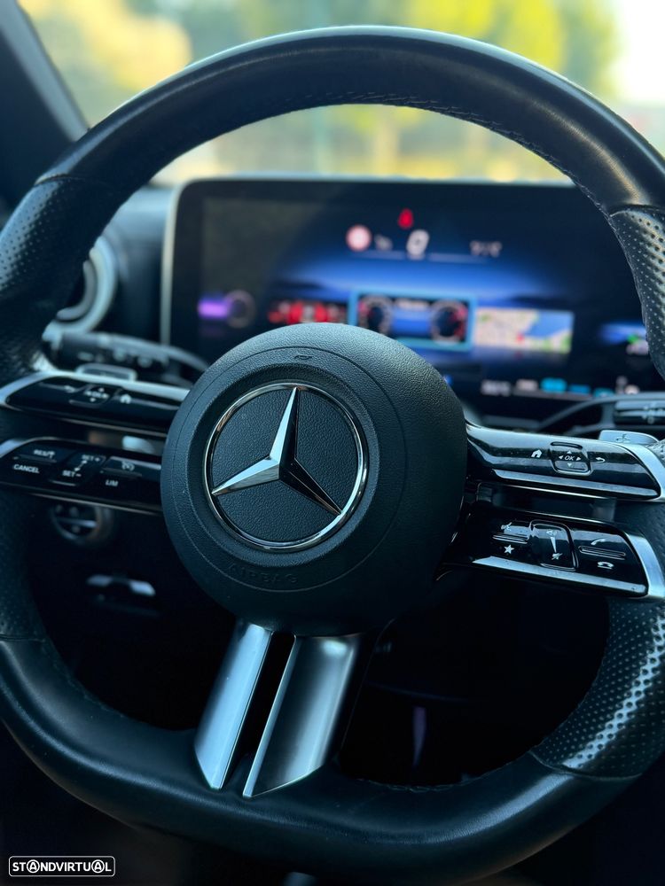 Mercedes-Benz C 300 2024 photo 3