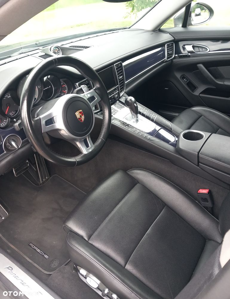 Porsche Panamera S - 12