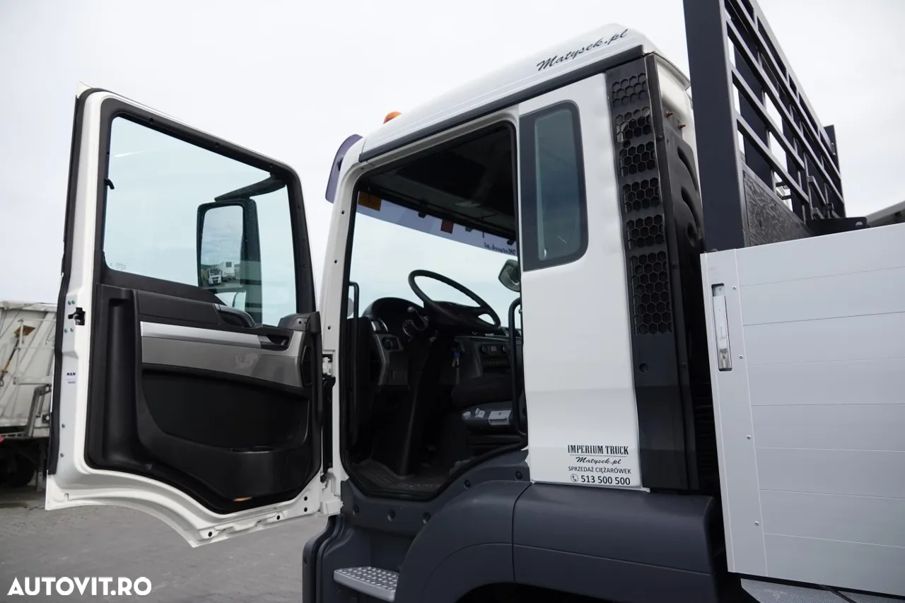MAN TGS 26.320 / 6X4 / CAROSERIE 6.5 M + HDS HIAB 188 BS-3 / CAPACITATE MAXIMĂ DE RIDICARE: 4 900 KG / RADIOCOMANDĂ / ROTATOARE / EURO 6 - 26