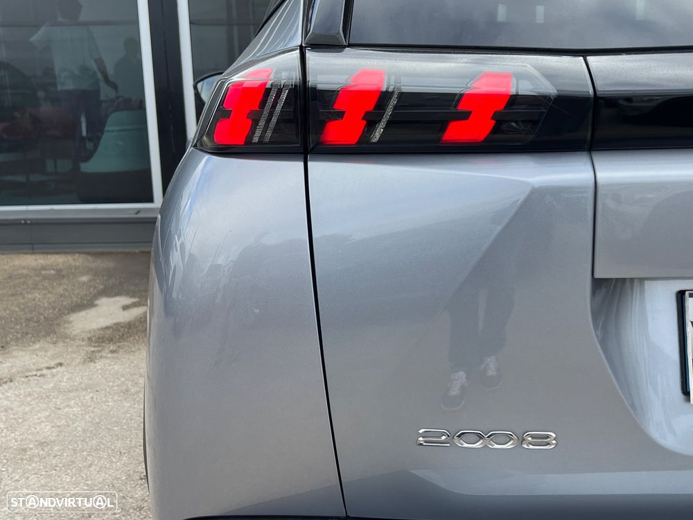 Peugeot 2008 1.2 PureTech Allure - 11