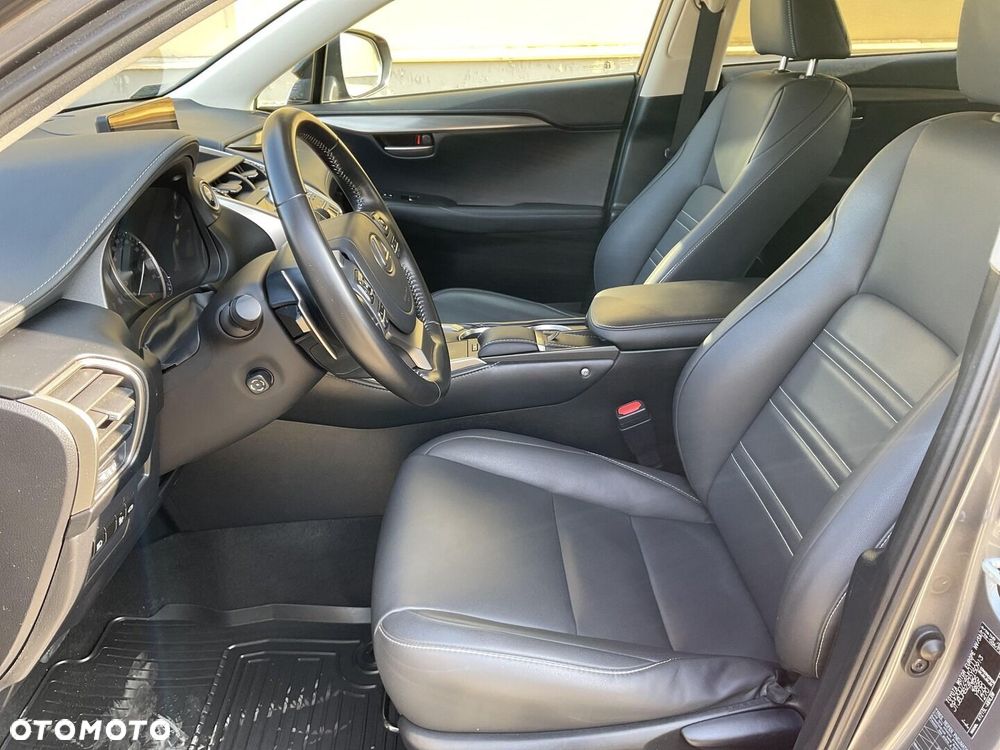 Lexus NX 300h F Impression AWD - 10