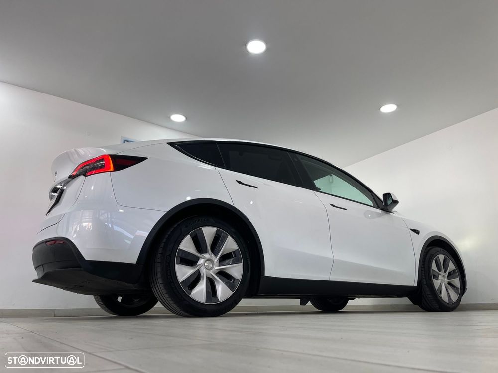 Tesla Model Y RWD - 16