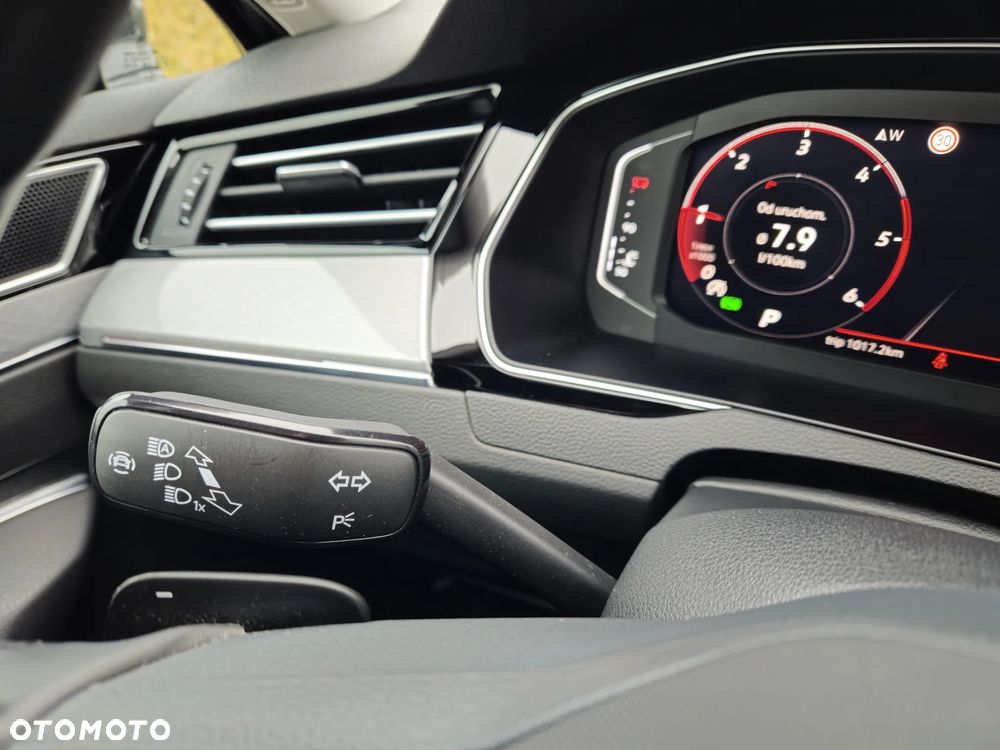 Volkswagen Passat Variant 2.0 TDI SCR DSG Business - 23