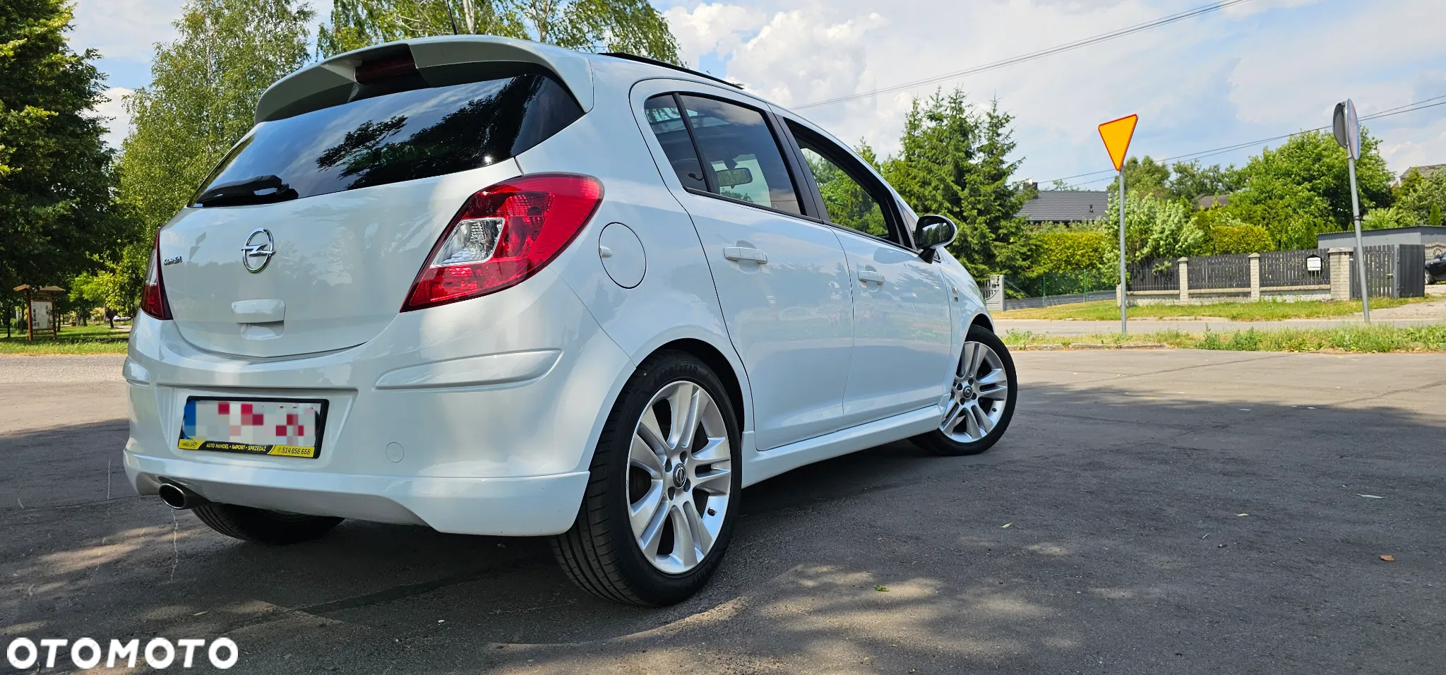 Opel Corsa 1.4 16V 150 Jahre - 9