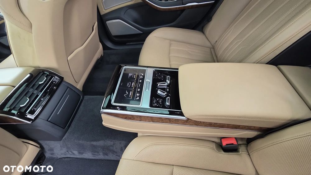 Audi A8 L 55 TFSI mHEV Quattro Tiptr - 17