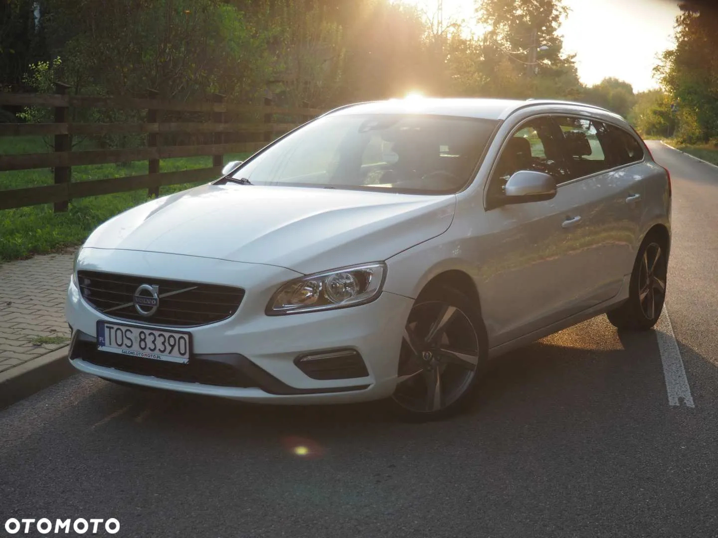 Volvo V60 D3 Geartronic R-Design - 2