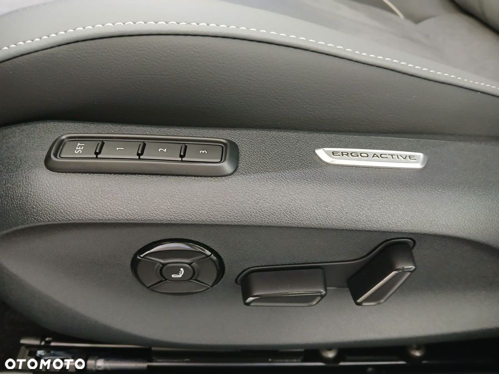 Volkswagen Passat - 11