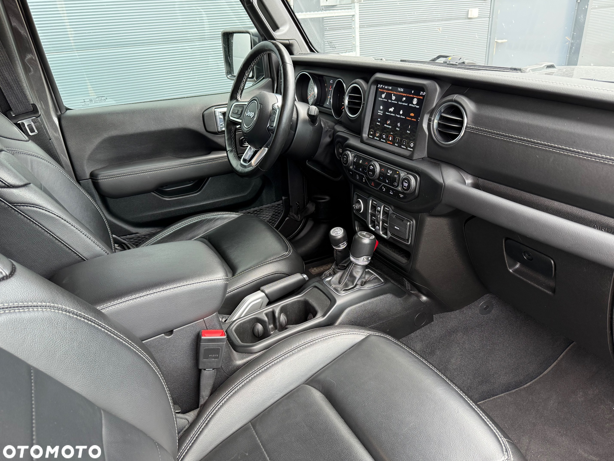 Jeep Wrangler Unlimited GME 2.0 Turbo Sahara - 17