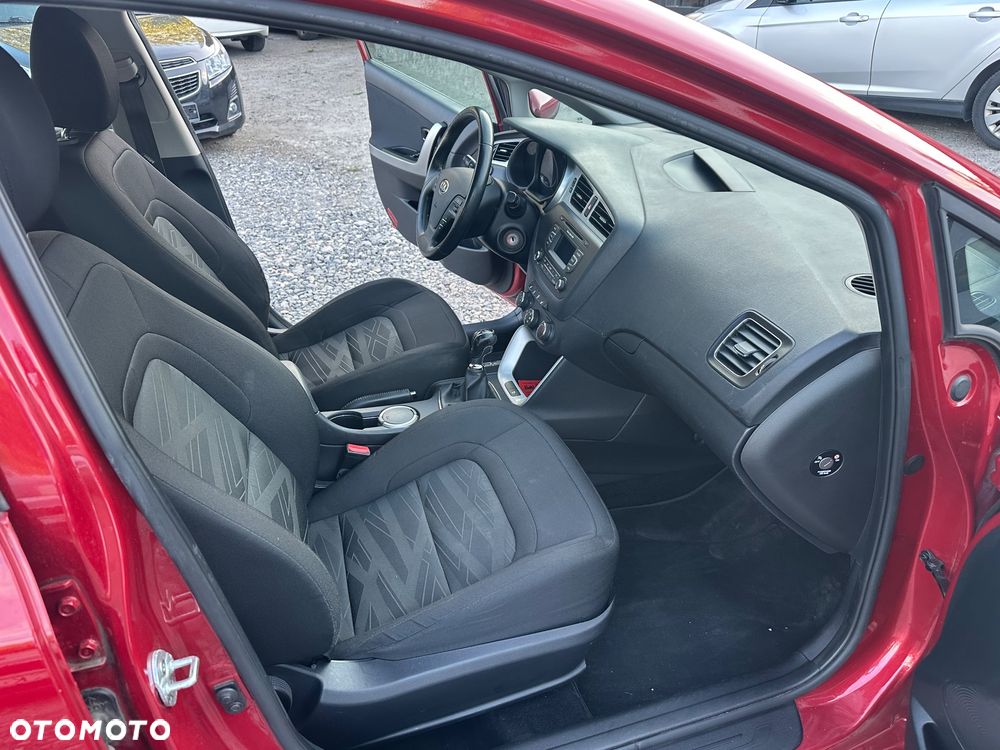 Kia Ceed 1.6 GDI Dream-Team Edition - 11