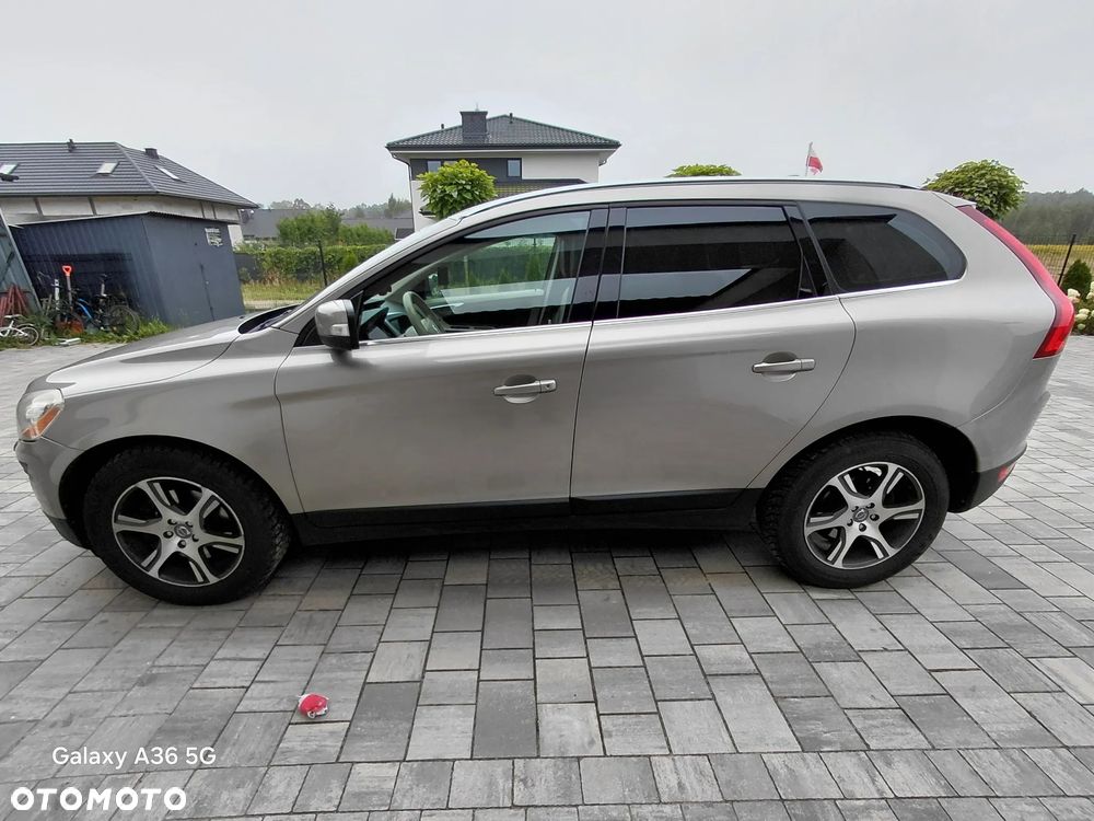 Volvo XC 60 D5 AWD - 9