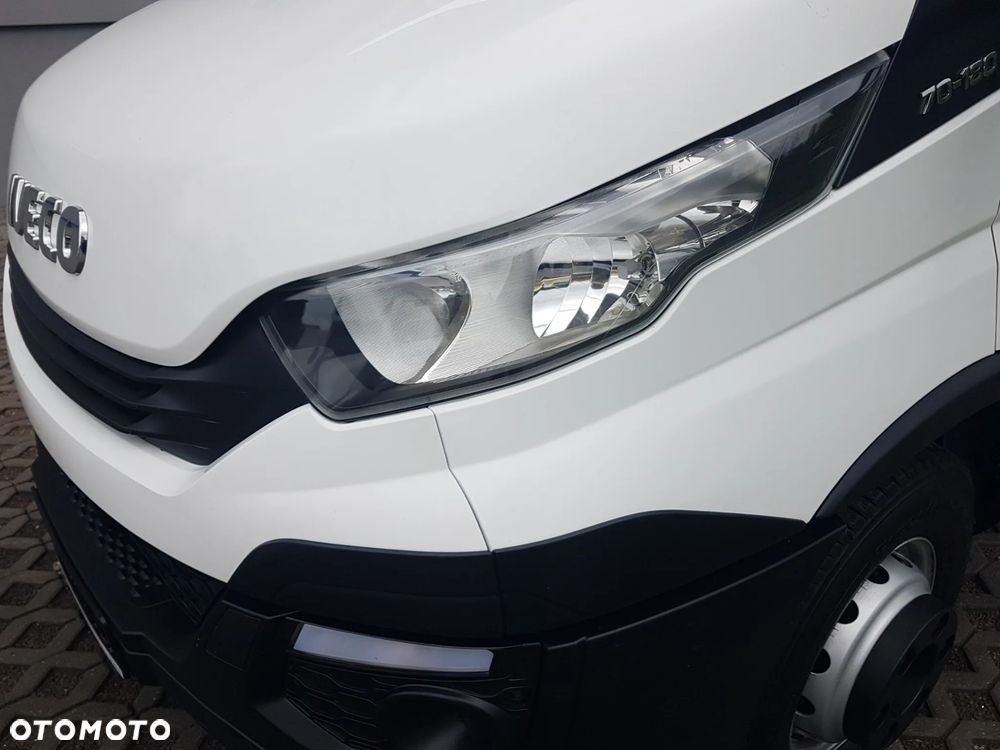 Iveco 70C18 KONTENER ROLETY BOK DO TRANSPORTU WODY 3,66x2,21x1,86 KLIMA DMC 7 TON RAMA DO ZABUDOWY - 24