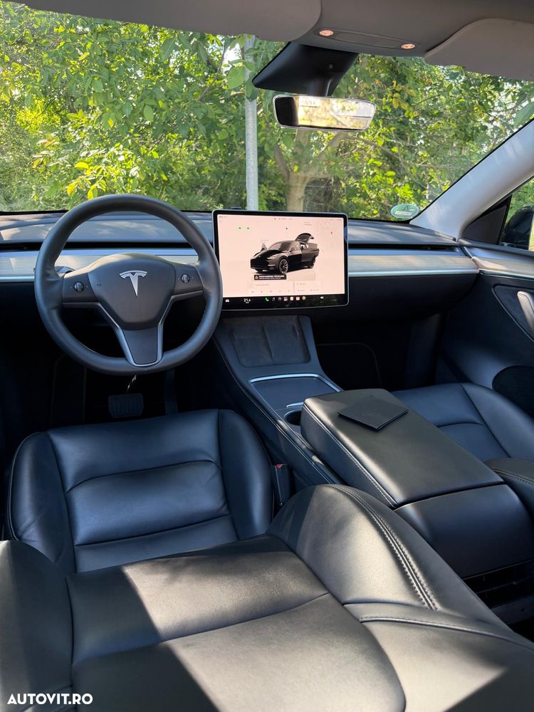 Tesla Model Y Long Range Dual Motor AWD - 19