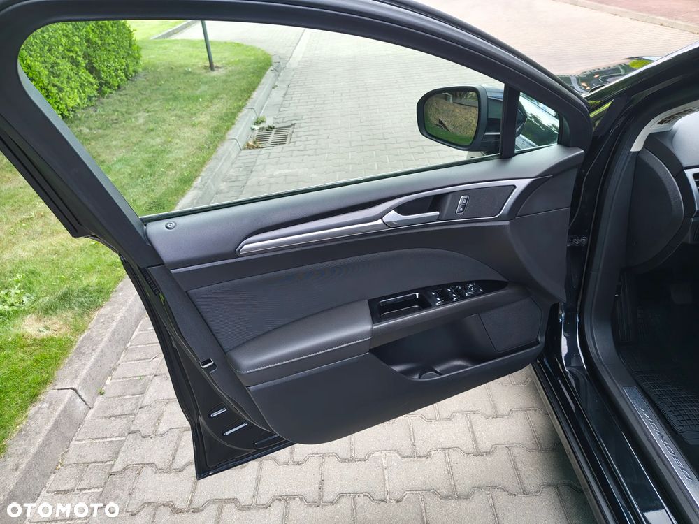 Ford Mondeo 2.0 EcoBlue Titanium - 11