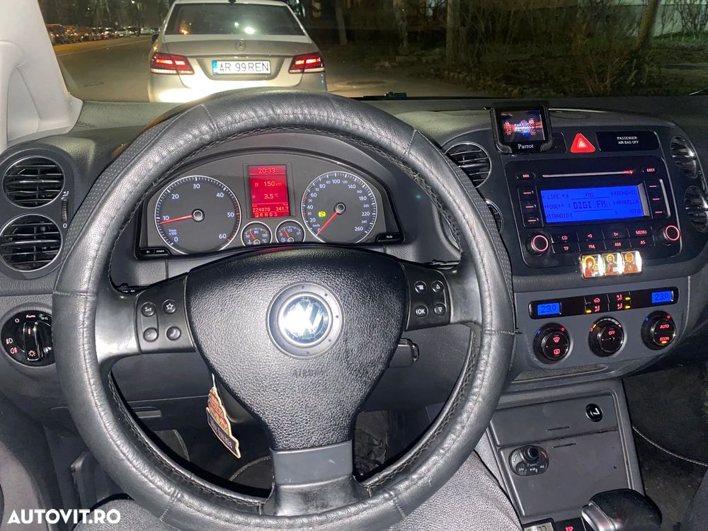 Volkswagen Golf Plus 1.9 TDI DSG Tour - 8