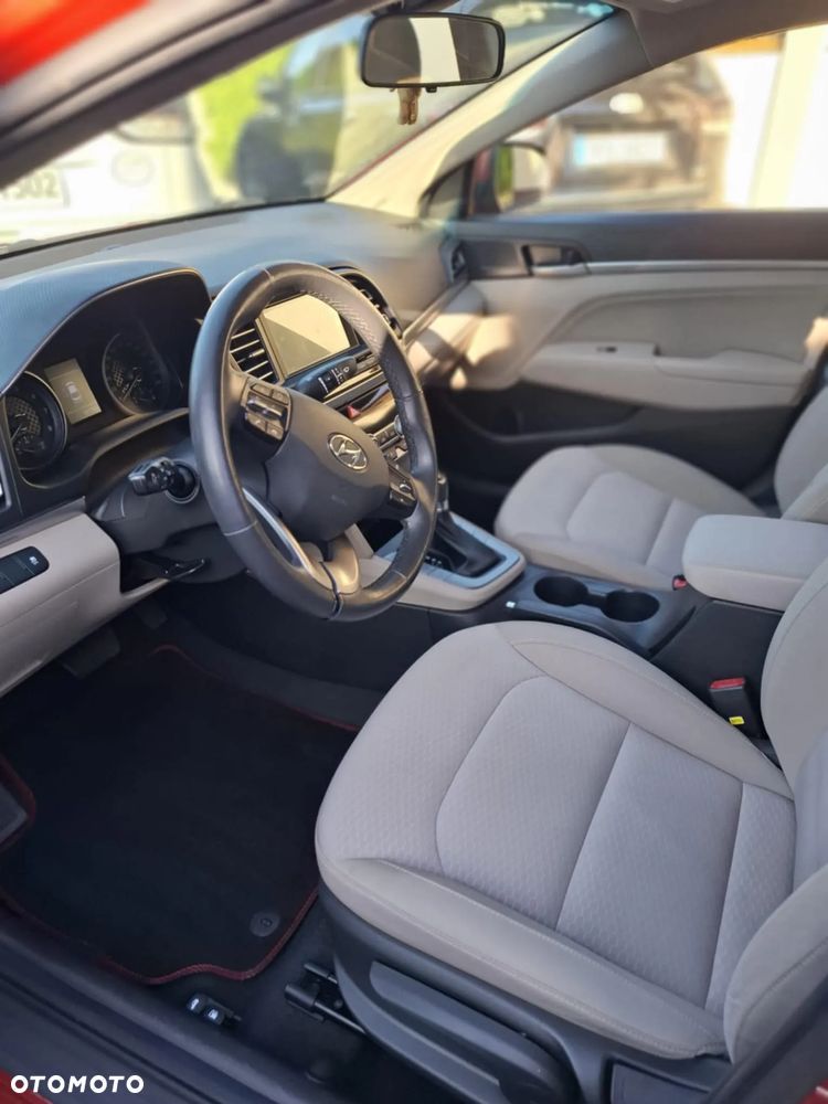 Hyundai Elantra 1.6 Premium - 3