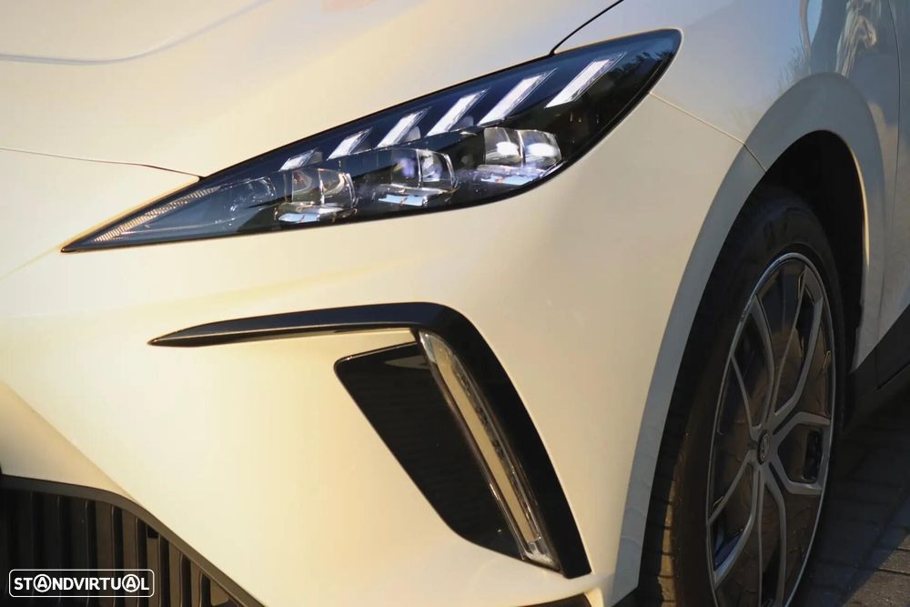MG MG4 64 kWh Luxury - 11