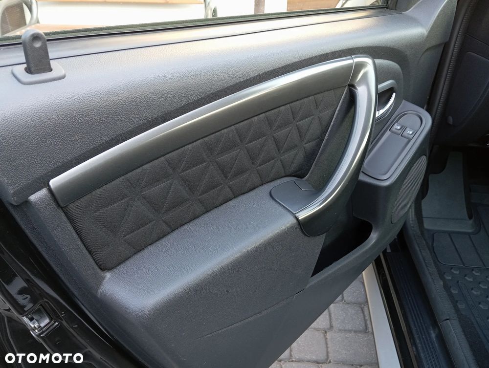 Dacia Duster 1.6 SCe Laureate S&S - 37