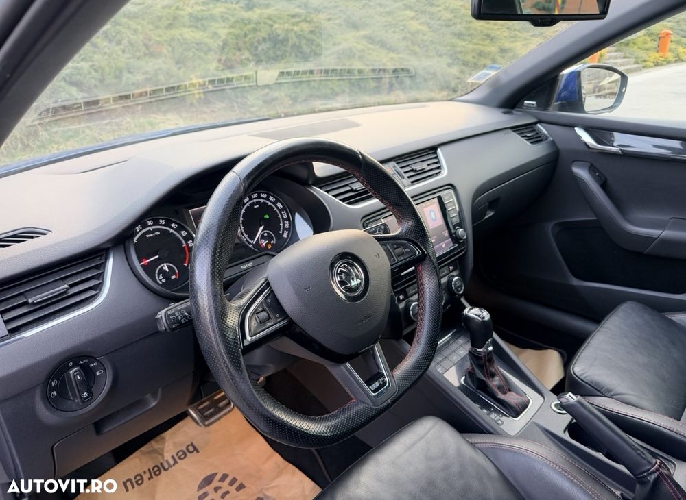 Skoda Octavia 2.0 TDI DSG RS - 10