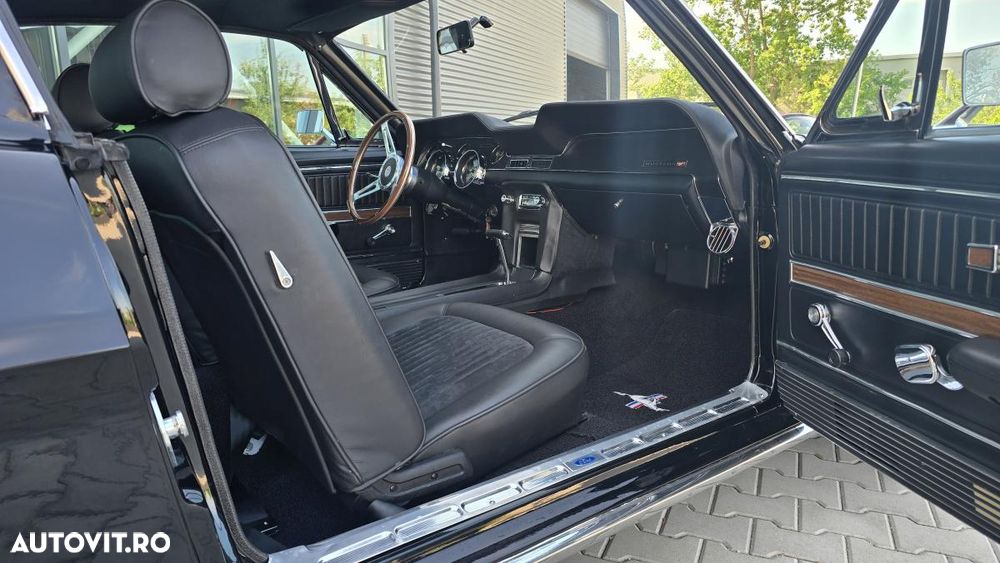 Ford Mustang - 12