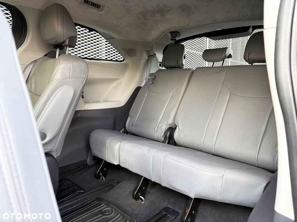 Toyota Sienna - 19
