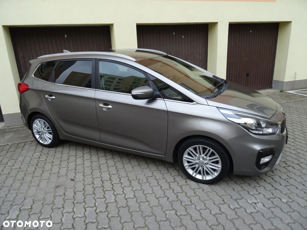 Kia Carens 1.7 CRDi XL 7os - 21