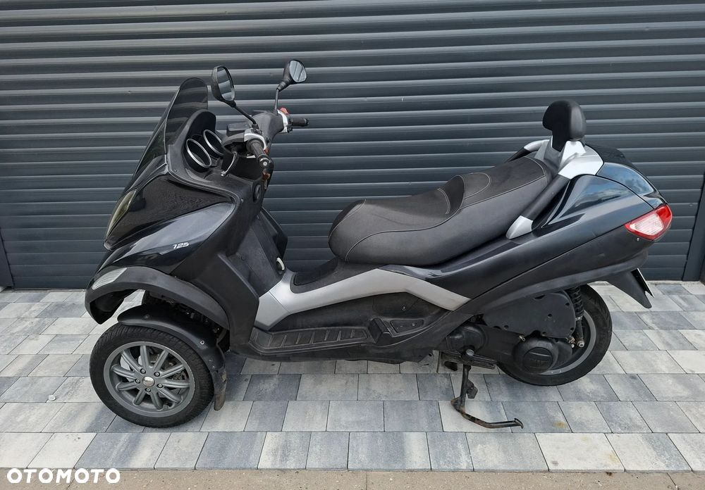 Piaggio MP-3 - 4