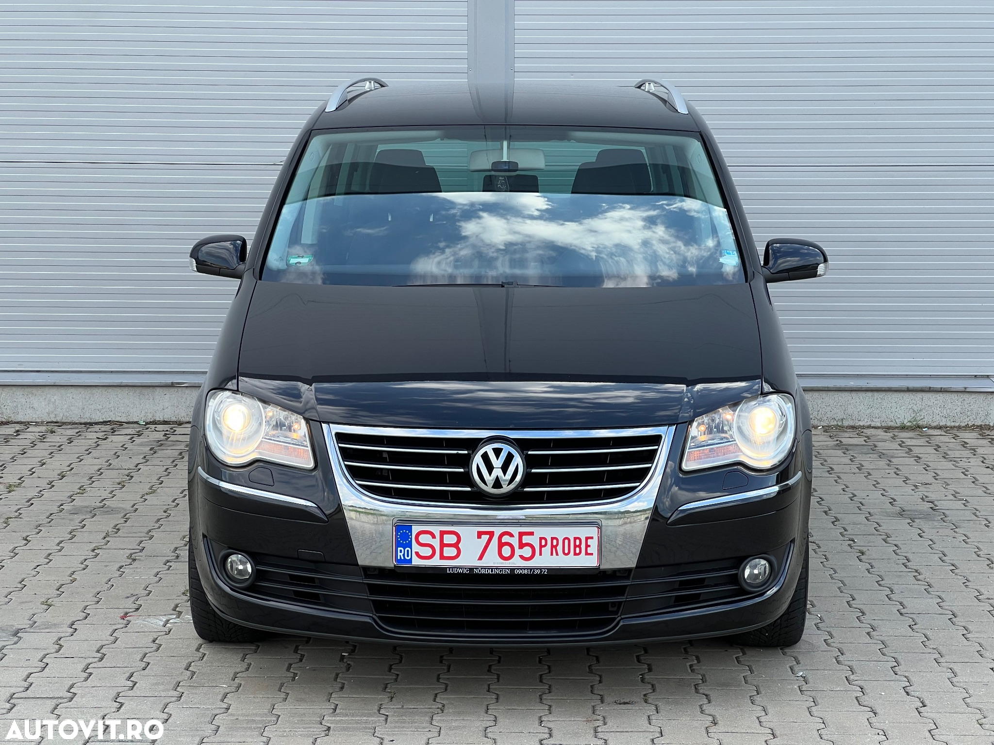 Volkswagen Touran 2.0 TDI Comfortline - 4