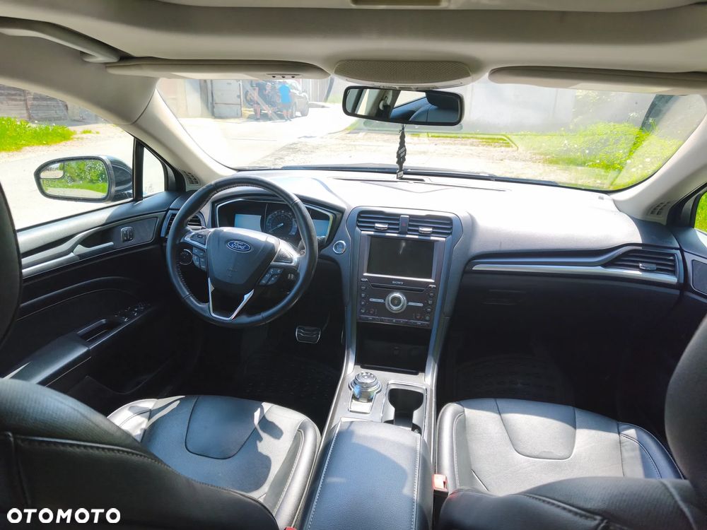 Ford Mondeo 2.0 EcoBoost Titanium - 11