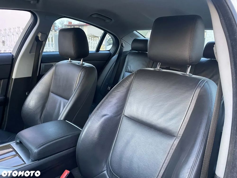 Jaguar XF 3.0 V6 D Luxury - 8