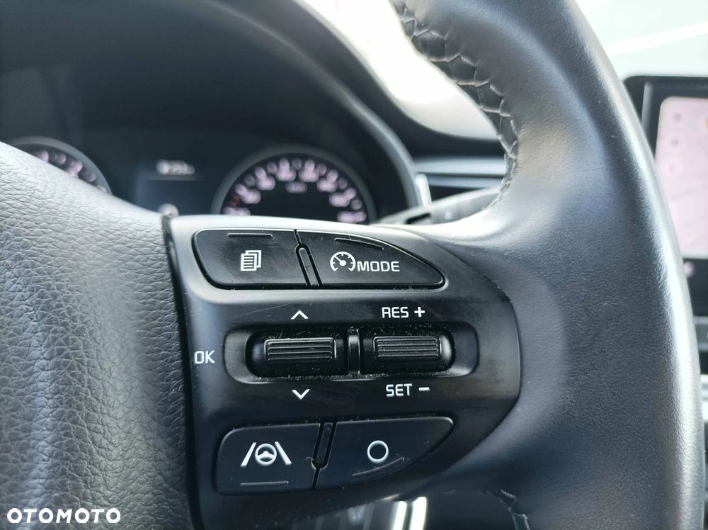 Kia Rio 1.2 L - 10