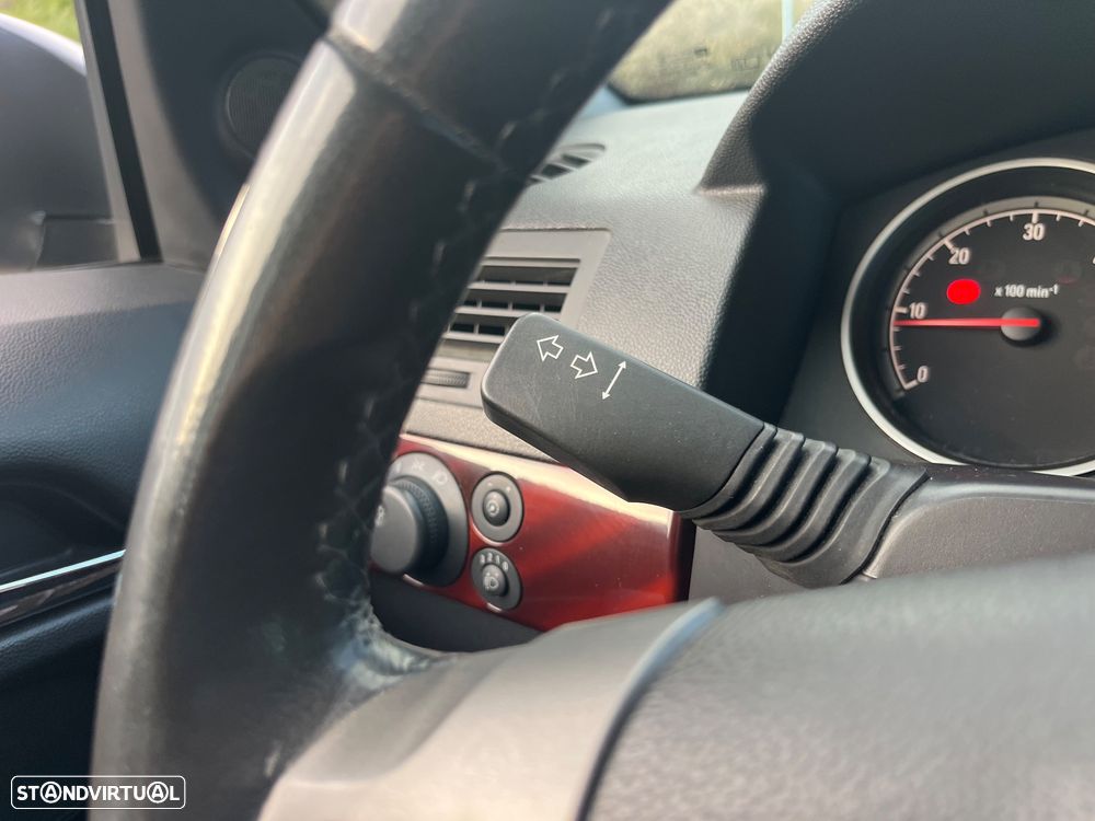 Opel Astra 1.7 CDTi Elegance - 12