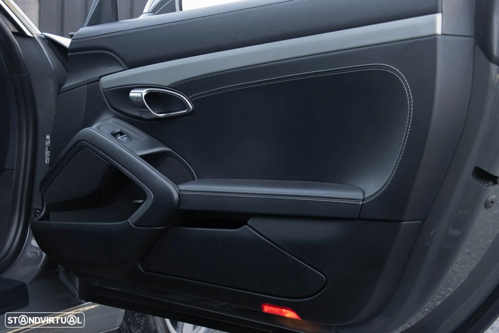 Porsche 911 (991) Carrera S PDK 50 Anos - 32