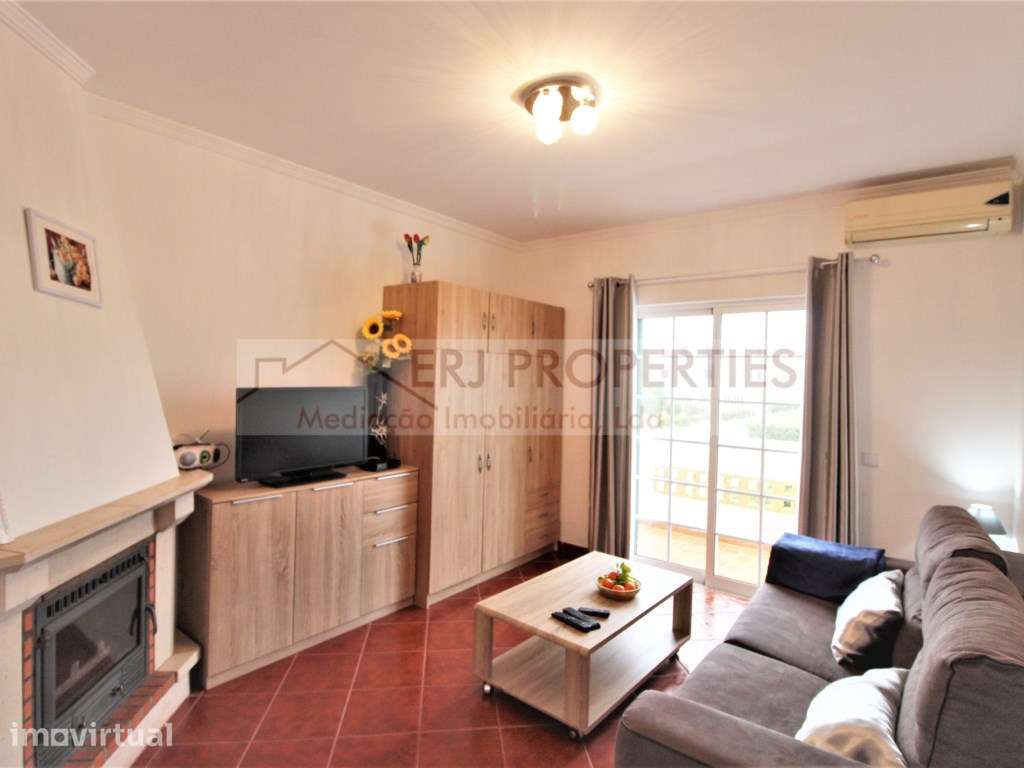 Apartamento T1+1 com Piscina, Estacionamento e Excelente Exposição ... - Grande imagem: 2/13