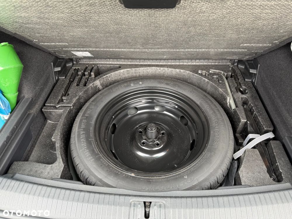 Volkswagen Tiguan - 32