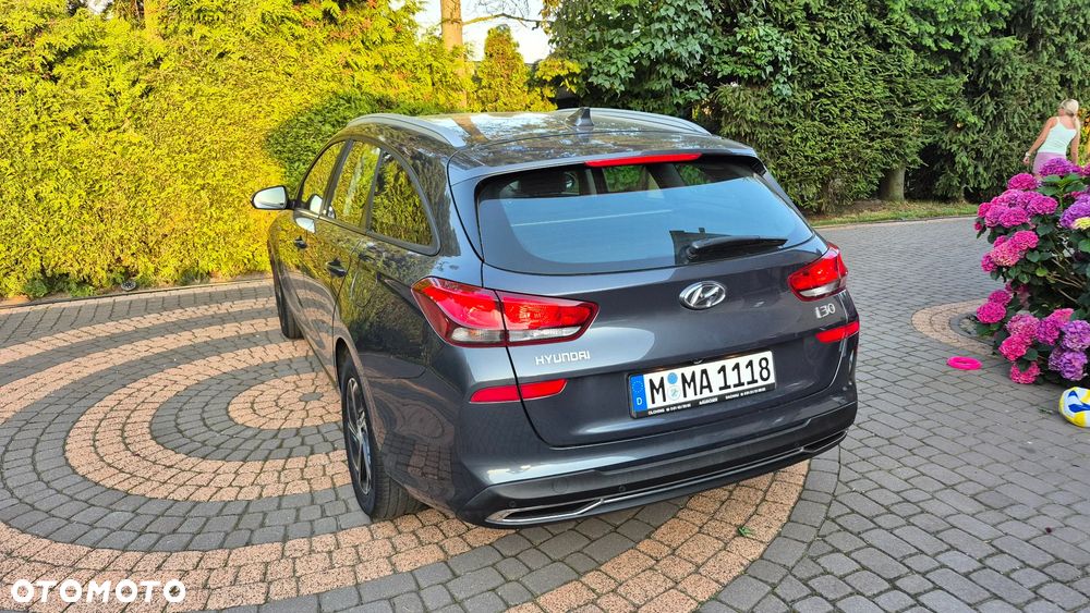 Hyundai i30 1.6 CRDI 48V-Hybrid DCT EDITION 30+ - 11