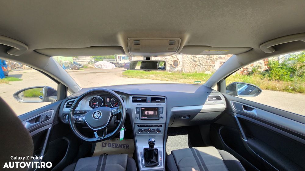 Volkswagen Golf - 8