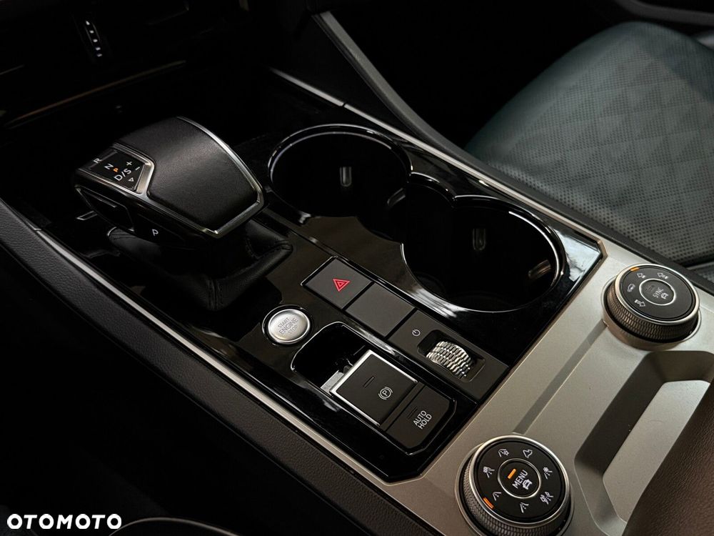 Volkswagen Touareg - 32