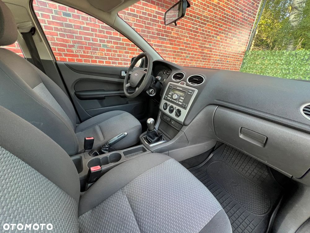 Ford Focus 1.8 Trend - 10