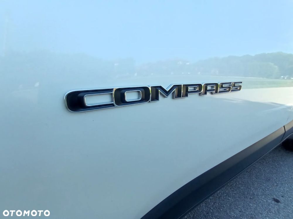 Jeep Compass - 35