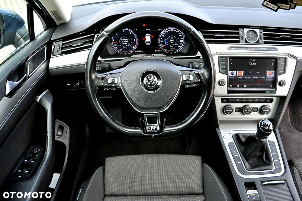 Volkswagen Passat Variant 1.6 TDI BMT Comfortline - 6
