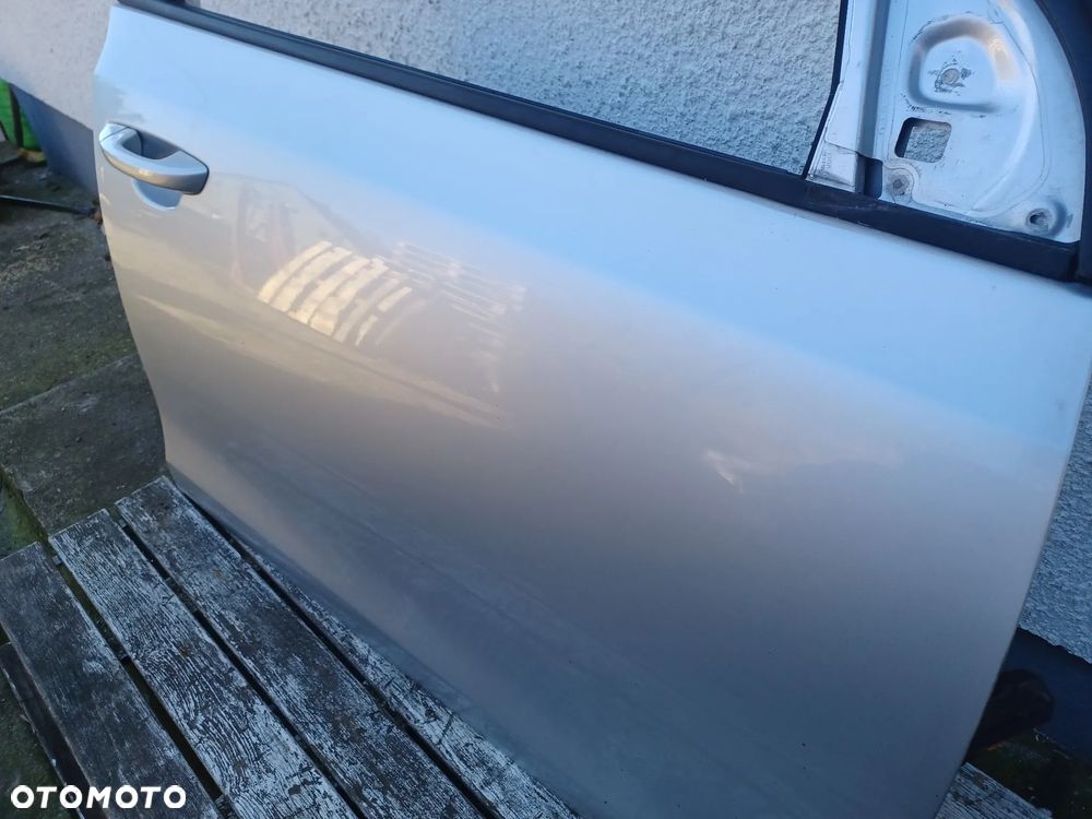 DRZWI PRZEDNIE PRAWE GOLF VI LA7W - 4