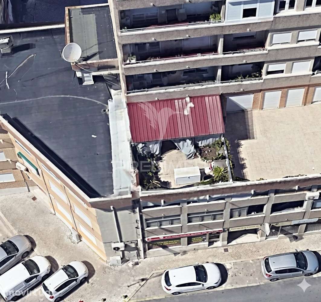 Apartamento T3 c/ Terraço no Laranjeiro - Grande imagem: 2/19