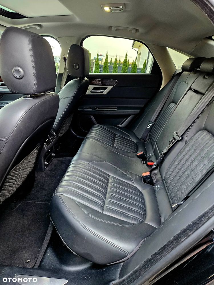 Jaguar XF 20d AWD Prestige - 9