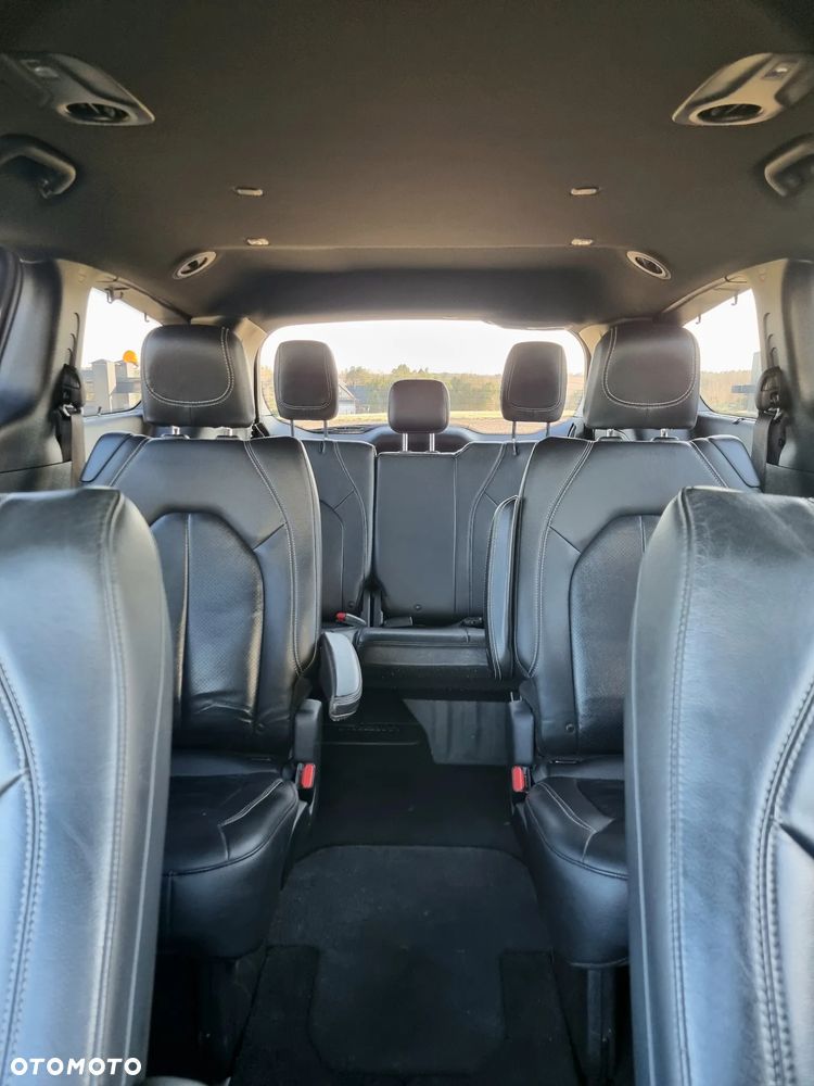 Chrysler Pacifica - 22