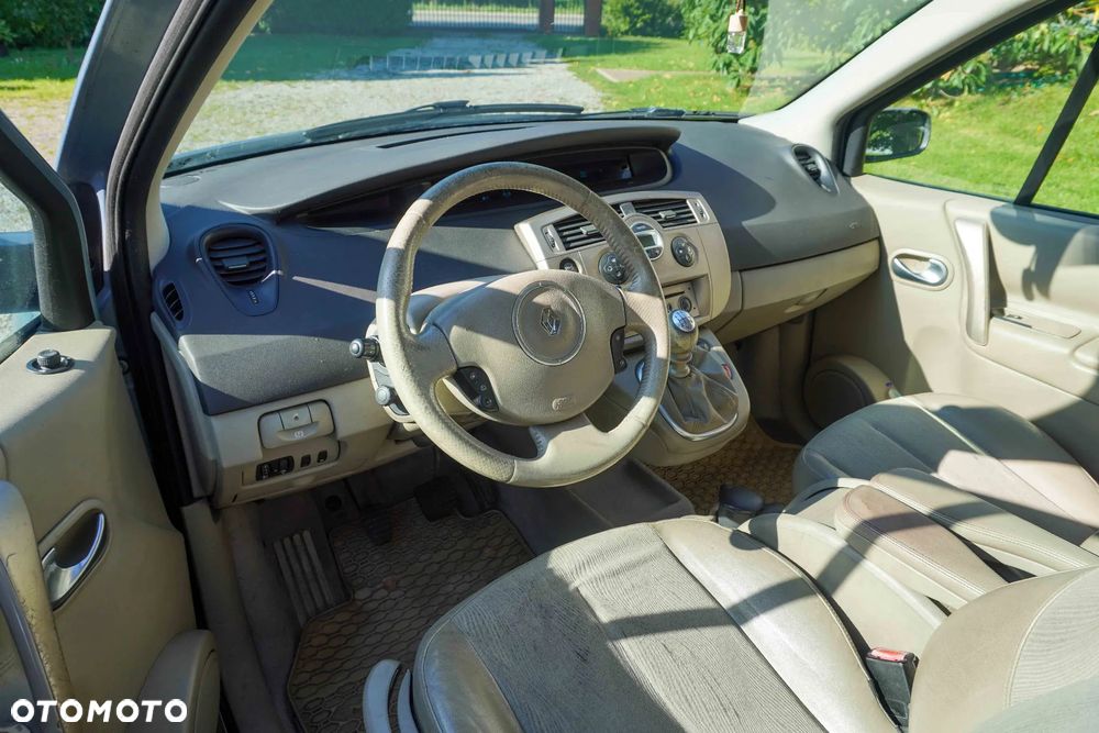 Renault Scenic 1.9 dCi Luxe Privilege - 11