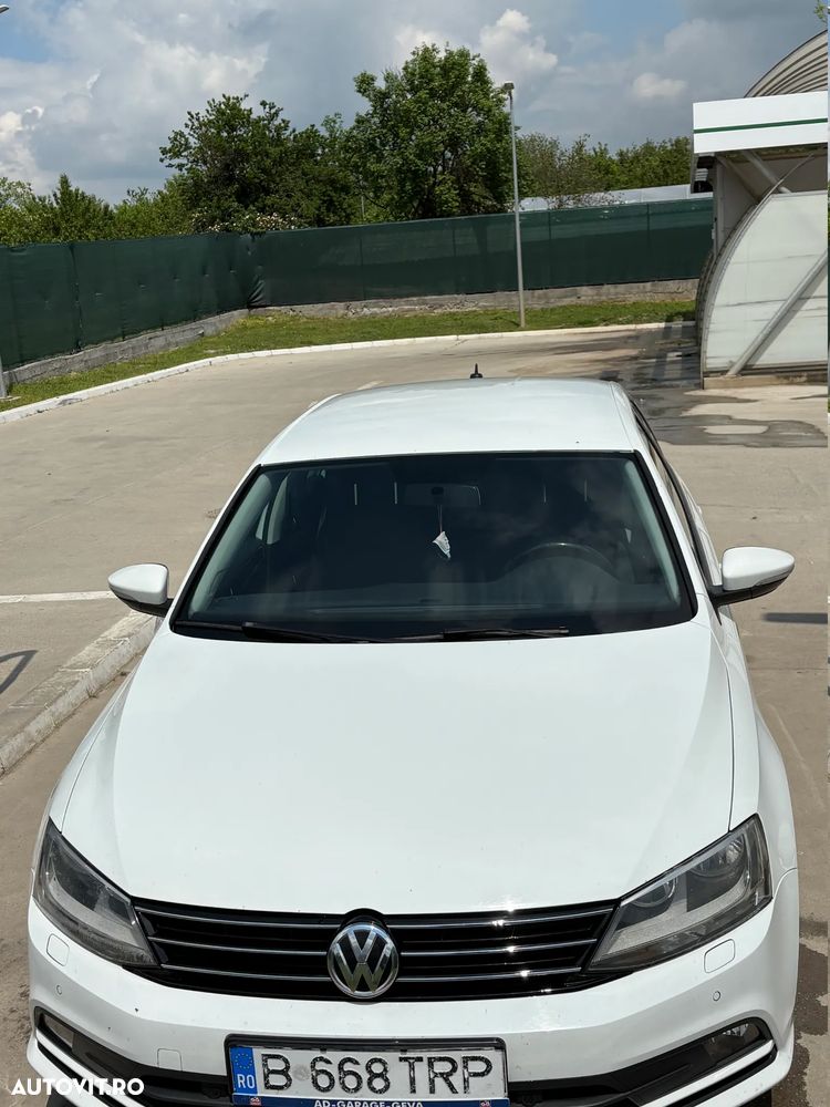 Volkswagen Jetta - 4